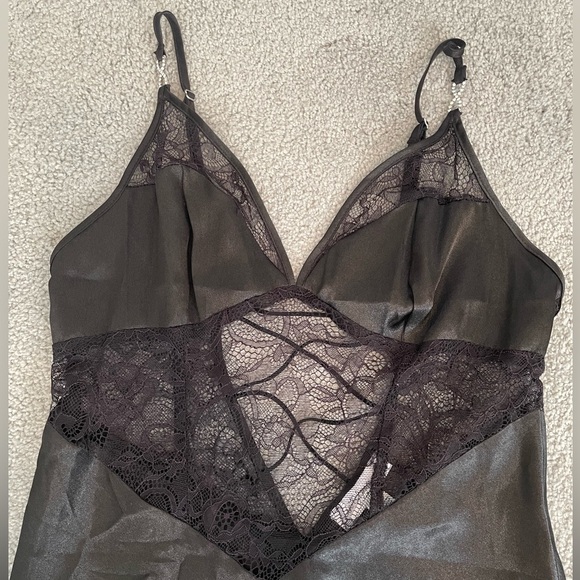 New Lace Lingerie Slip - Picture 6 of 8